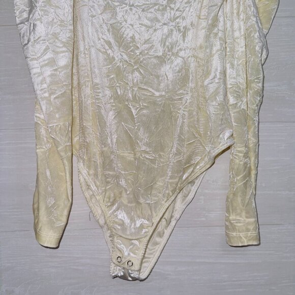 Chelsea & Violet Women's Cream Square Neck Puff Sleeve Velvet Bodysuit - Picture 3 of 5